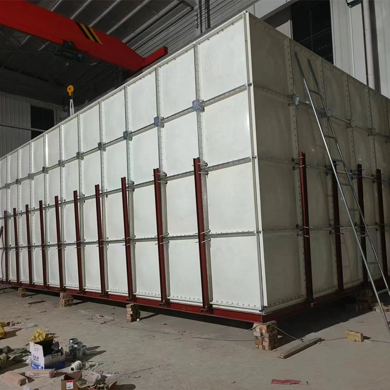 Прямоугольный резервуар для воды